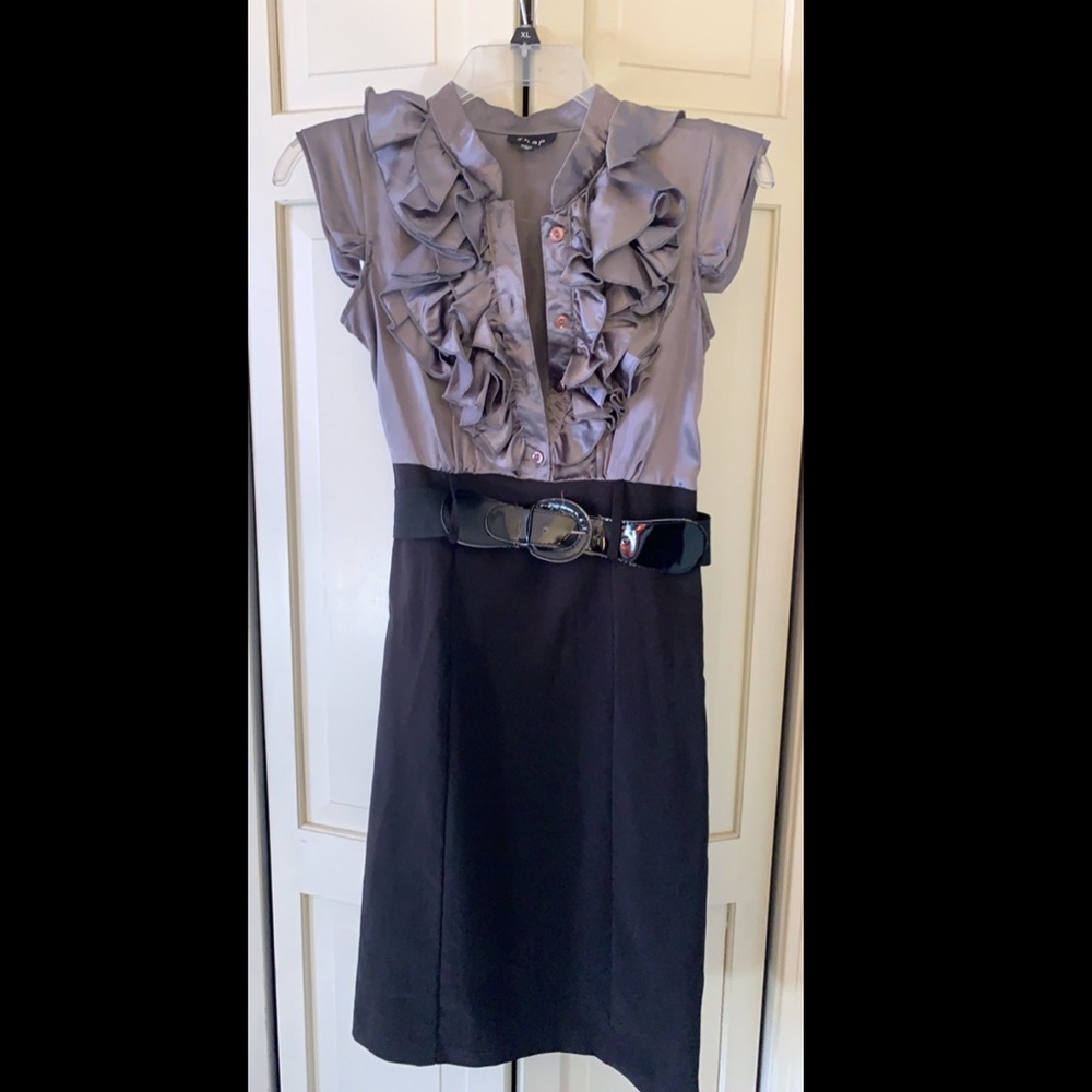 Grey/black dress with belt